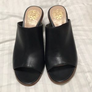 Like new Vince Comuto peeptoes